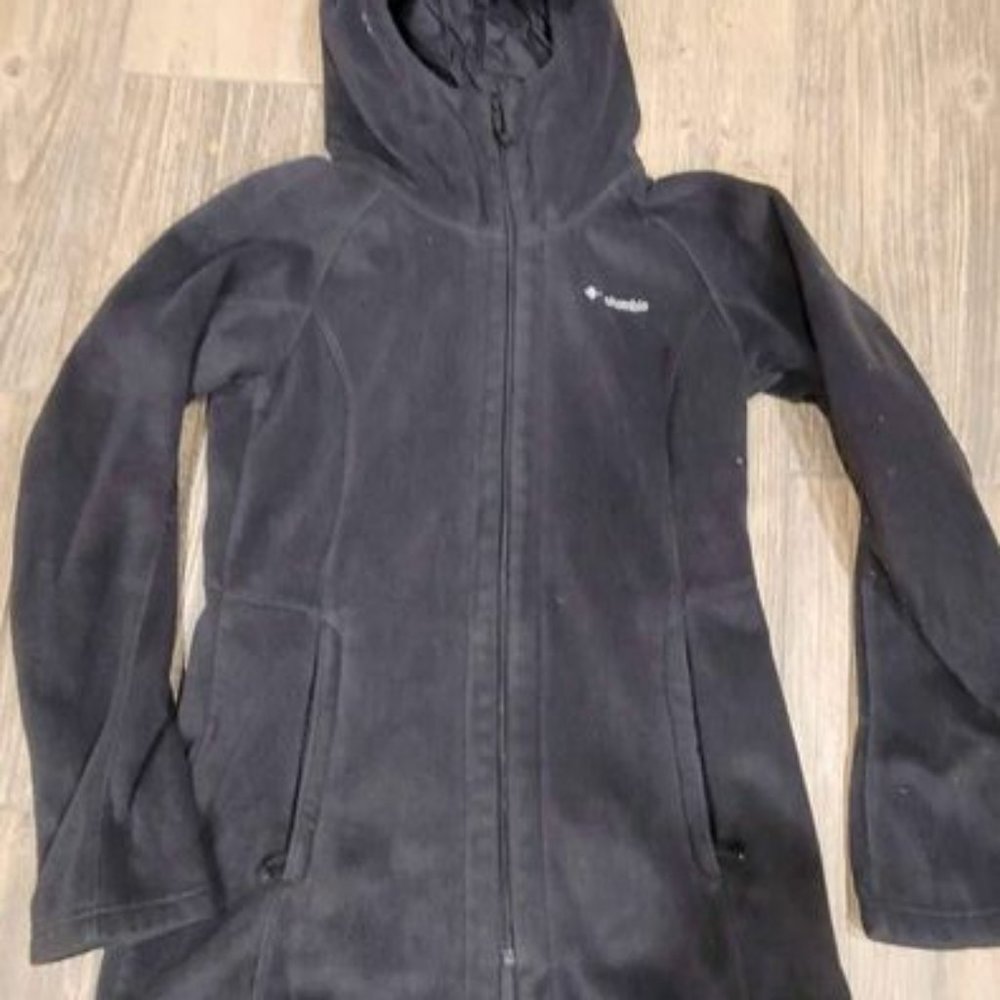 Woman's Columbia Black Fleece Extended Hem  Size Small